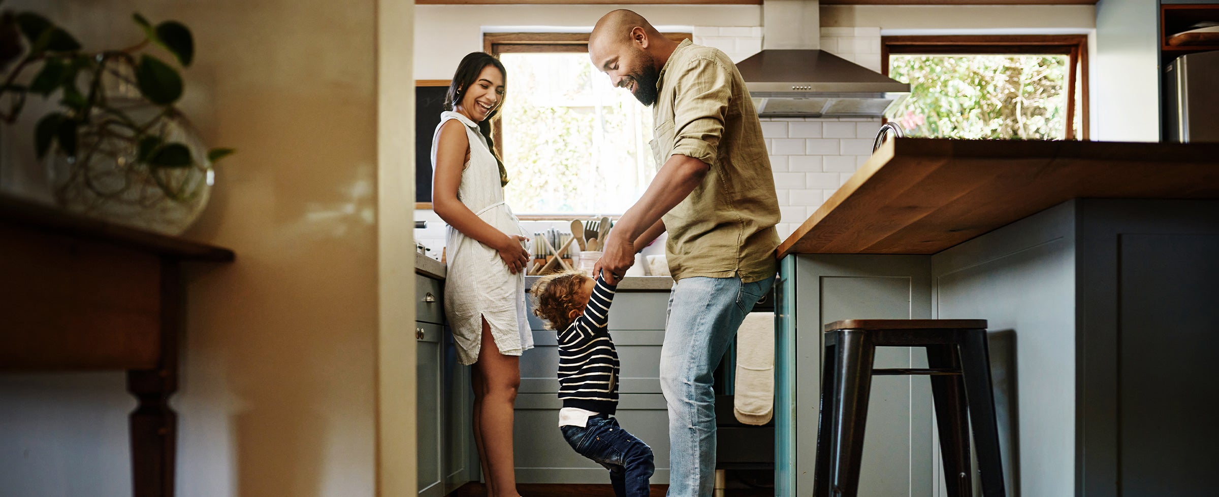 Famille heureuse dans une cuisine